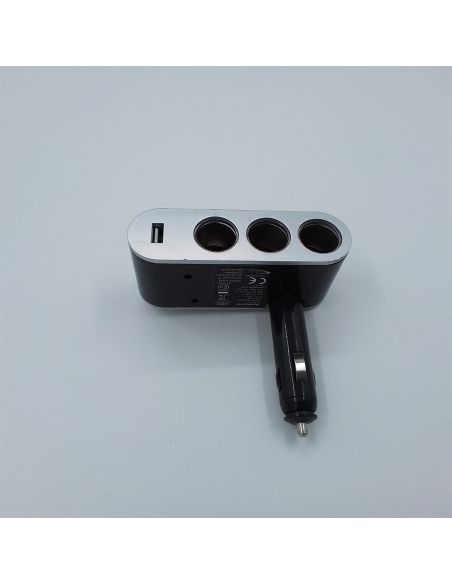 Adaptateur allume cigare.