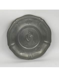 Assiette en étain
