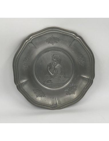 Assiette en étain