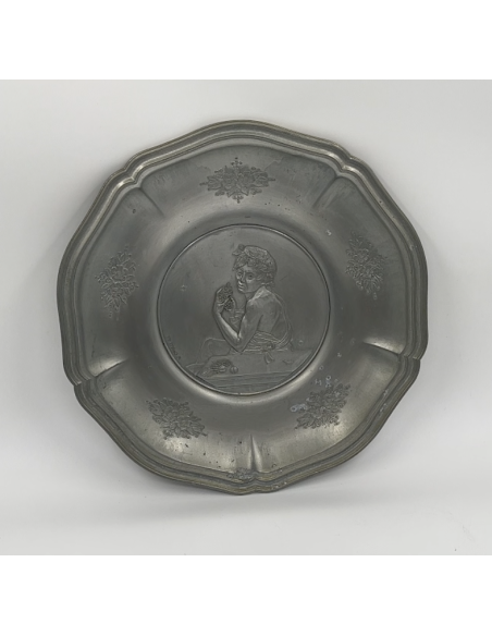 Assiette en étain