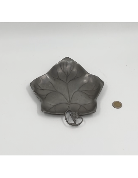 Plat feuille en étain