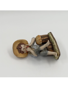 Statuette garçon biscuit 2