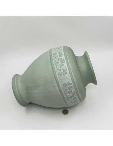 Vase en plâtre