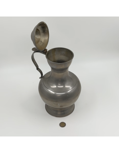 Cruche en étain