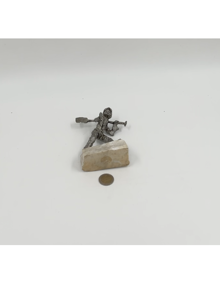 Petit bonhomme en étain