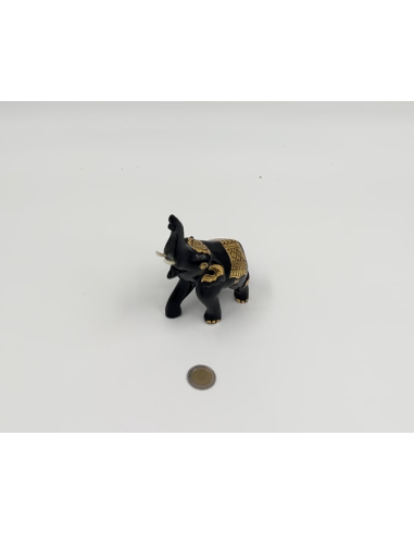 Statue elephant bois noir laqué 11 cm