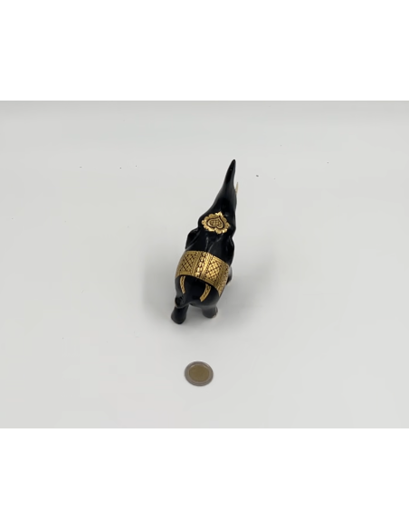 Statue elephant bois noir laqué 11 cm
