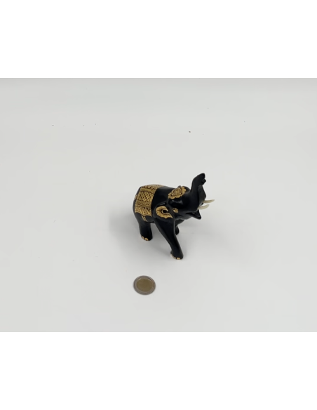 Statue elephant bois noir laqué 11 cm