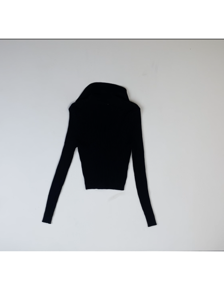 Pull noir avec button