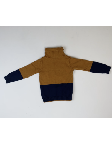 Pull bleu et camel
