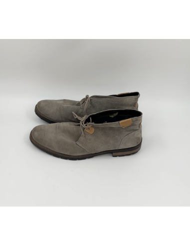 Chaussures en daim grises