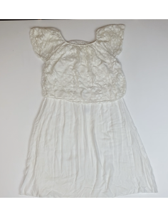 Robe blanche en dentelle 2