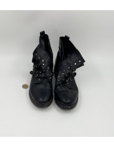 Bottes noires usées