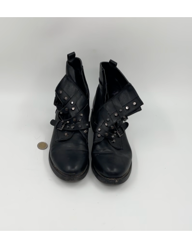 Bottes noires usées