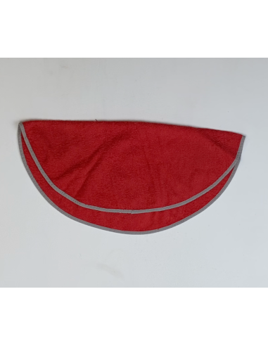 Serviette rouge avec des chats
