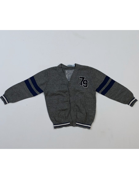Cardigan gris avec rayures bleues