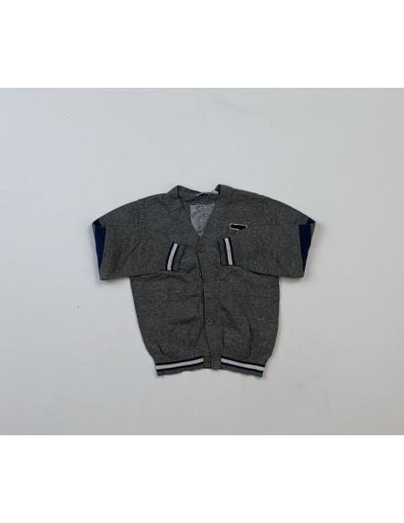 Cardigan gris avec rayures bleues
