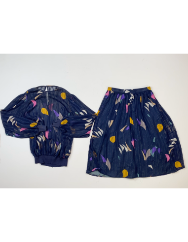 Ensemble de vêtements à motifs colorés