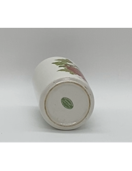 Decoratieve vaas met rood bessenpatroon