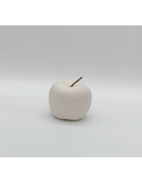 Objet décoratif en forme de pomme blanche