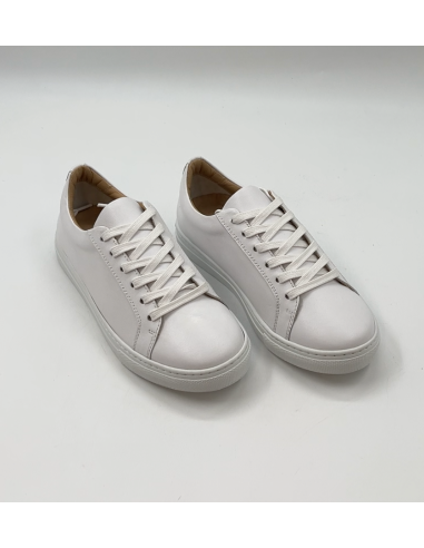 Baskets blanches - plusieurs tailles