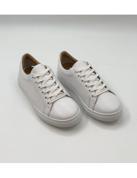 Witte sneakers - verschillende maten