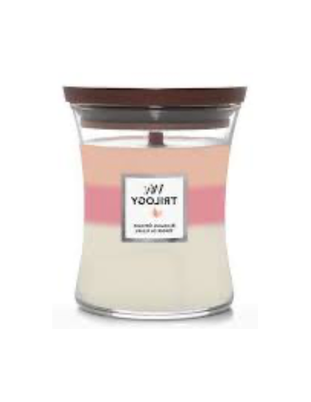 MEDIUM Woodwick Geurkaars Orchard in Blossom - geur: Yuzu Blossom, Pink Melon Peel, Magnolia. Brandduur: 60 uur.