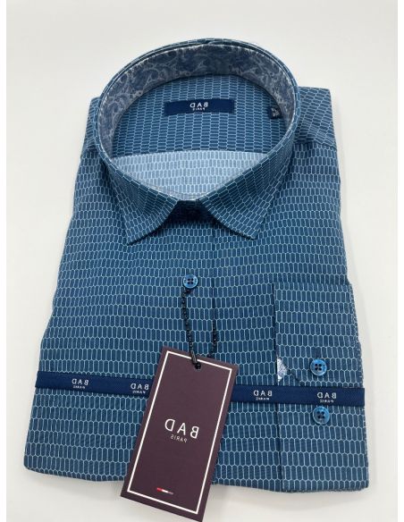 BAD shirt met blauwe patronen. Verkrijgbaar in diverse maten.