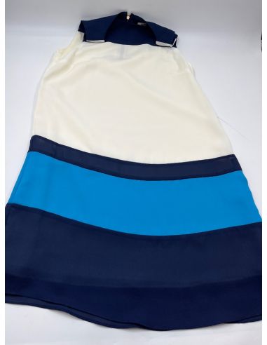 Robe d'été élégante. Taille: M.