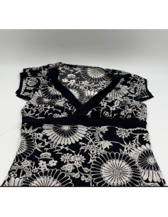 Blouse noire à fleurs....