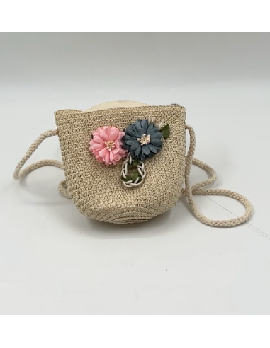 Sac en paille avec fleurs décoratives