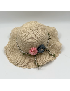Chapeau en paille décoré