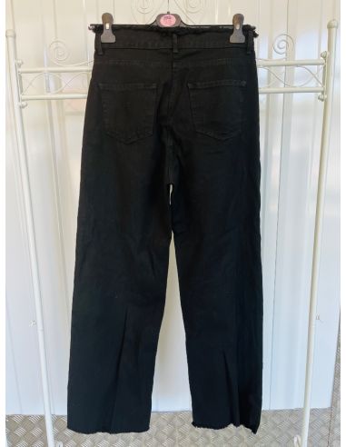Versleten zwarte broek