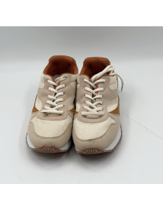 Baskets beiges. Taille: 39 2