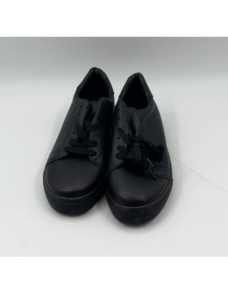 Zwarte sneakers. Maat 39.