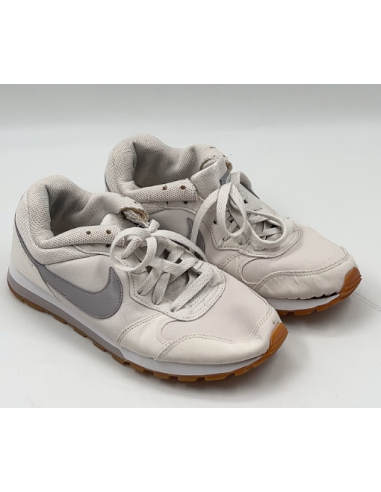 Baskets Nike. Taille 39