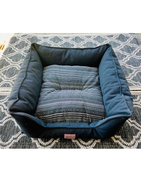 Canapé ouatiné carré QUADRA pour animaux. 60/60CM. Coloris: noir