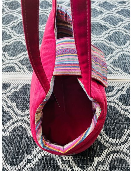 Sac de transport, rabat velcro + fond amovible 40CM. Coloris: fuchsia.