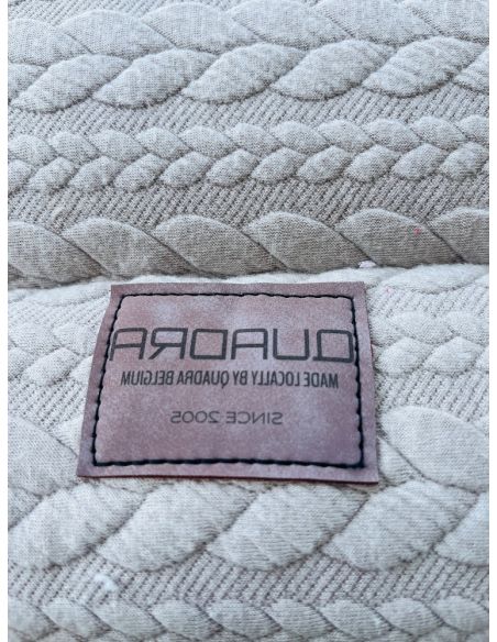Plaid ouatiné QUADRA pour animaux. 60/40CM. Coloris: beige clair