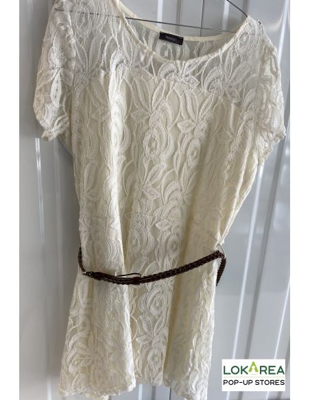 Witte kanten jurk + riem