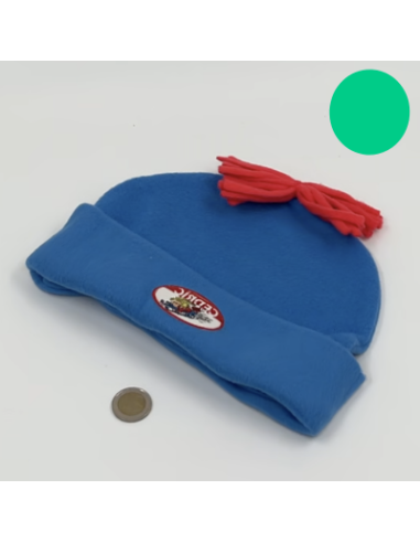 Bonnet bleu avec sont petit noeud...