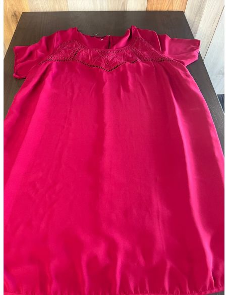 Robe rouge élégante. taille 50-52