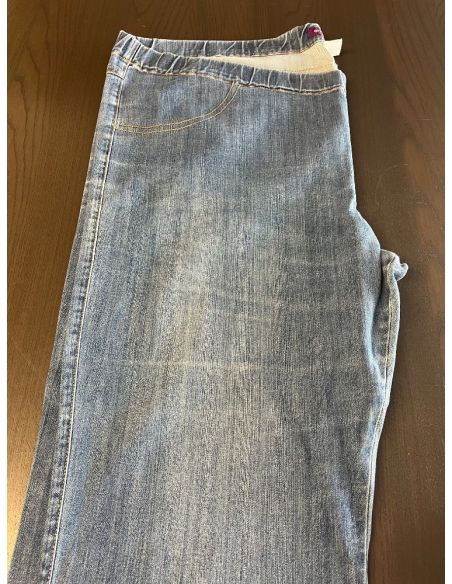 Pantalon en denim bleu. Taille 52