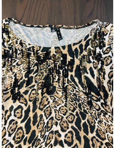 T-shirt à motif léopard. Taille M