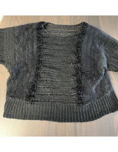 Pull noir en maille. taille M