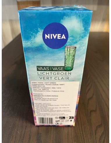 Vase en verre NIVEA. Coloris: vert....