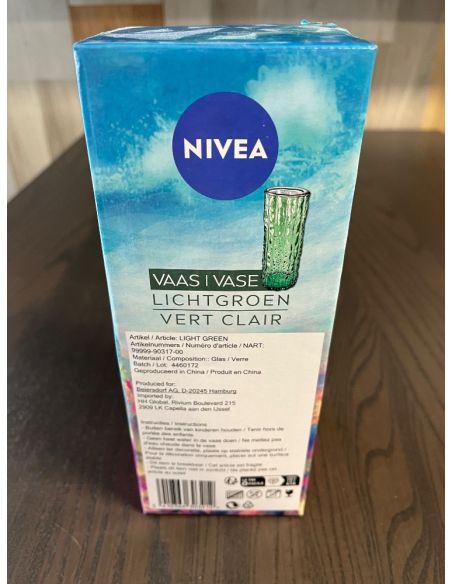 Vase en verre NIVEA. Coloris: vert. 9x23cm