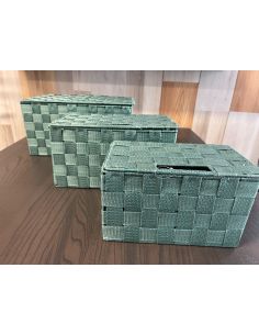 3 paniers verts de rangement.
