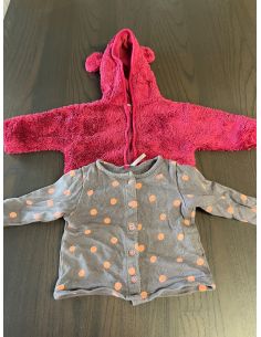 Lot de 2 gilets bébé. 6 mois.