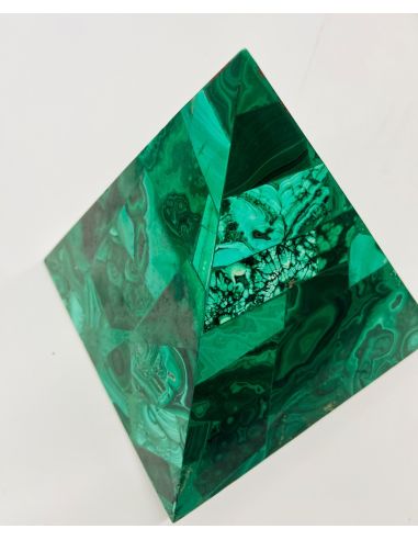 Pyramide en malachite